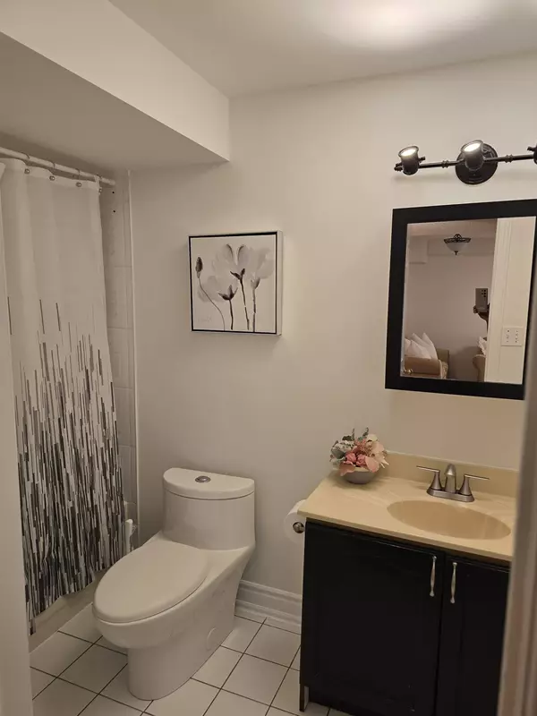 Richmond Hill, ON L4B 3E1,25 Lagani AVE