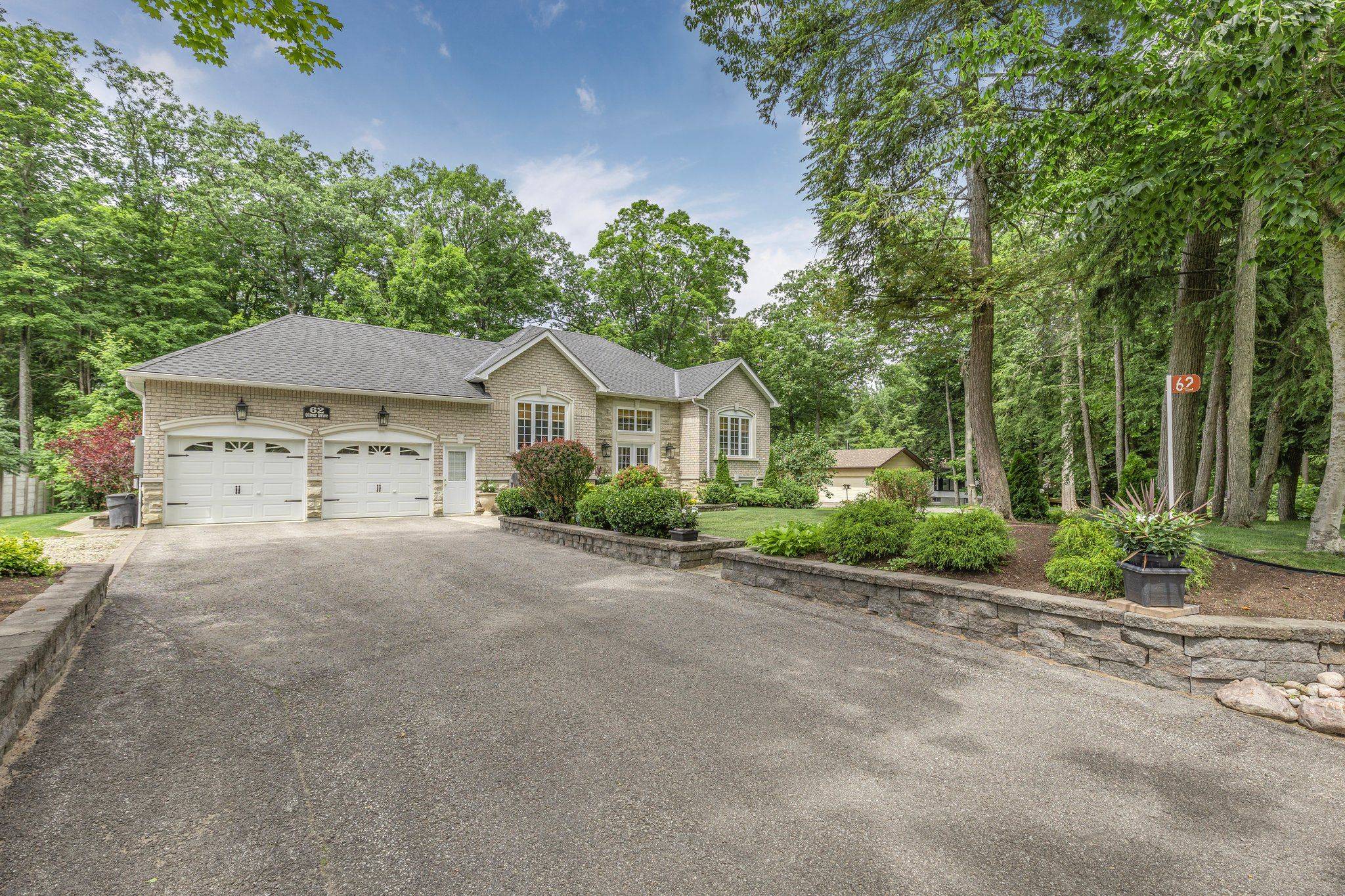 62 Oliver DR, Tiny, ON L0L 2J0