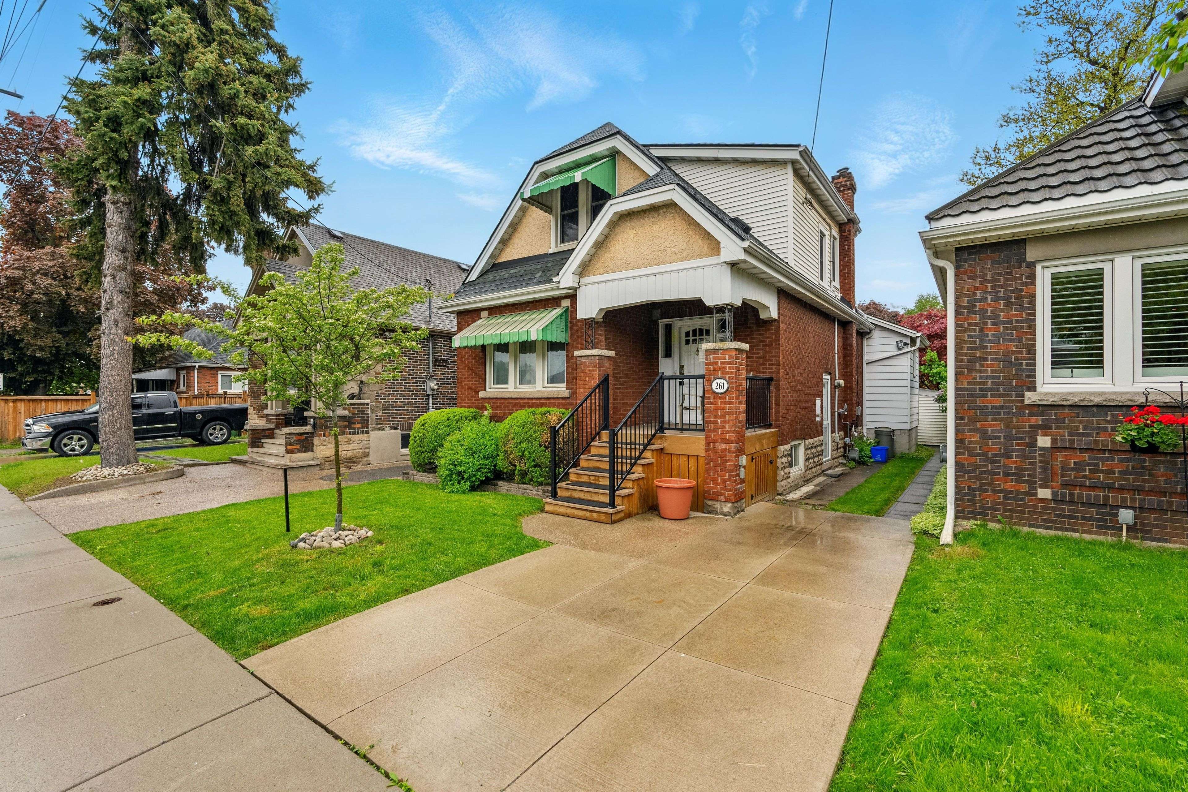 Hamilton, ON L8K 2P4,261 Wexford AVE S