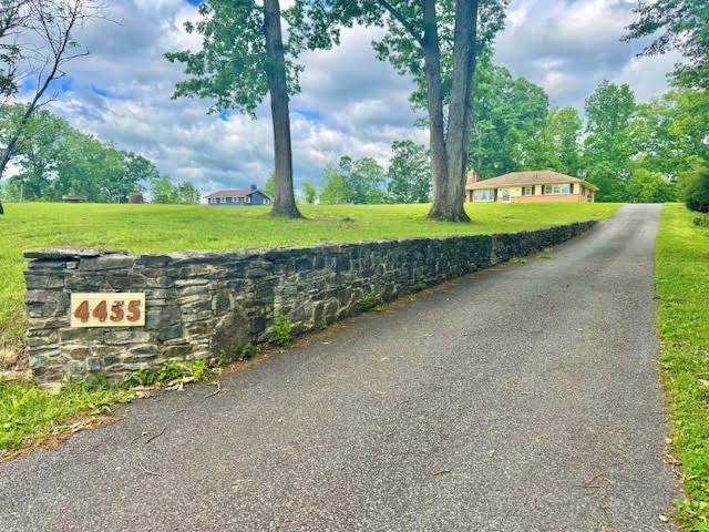 Pulaski, VA 24301,4455 Whitt Southern Road
