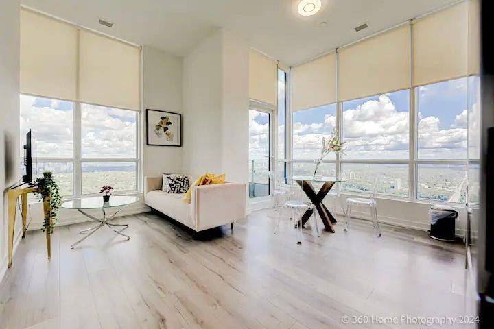 Toronto C08, ON M4W 1H7,395 Bloor ST E #5307