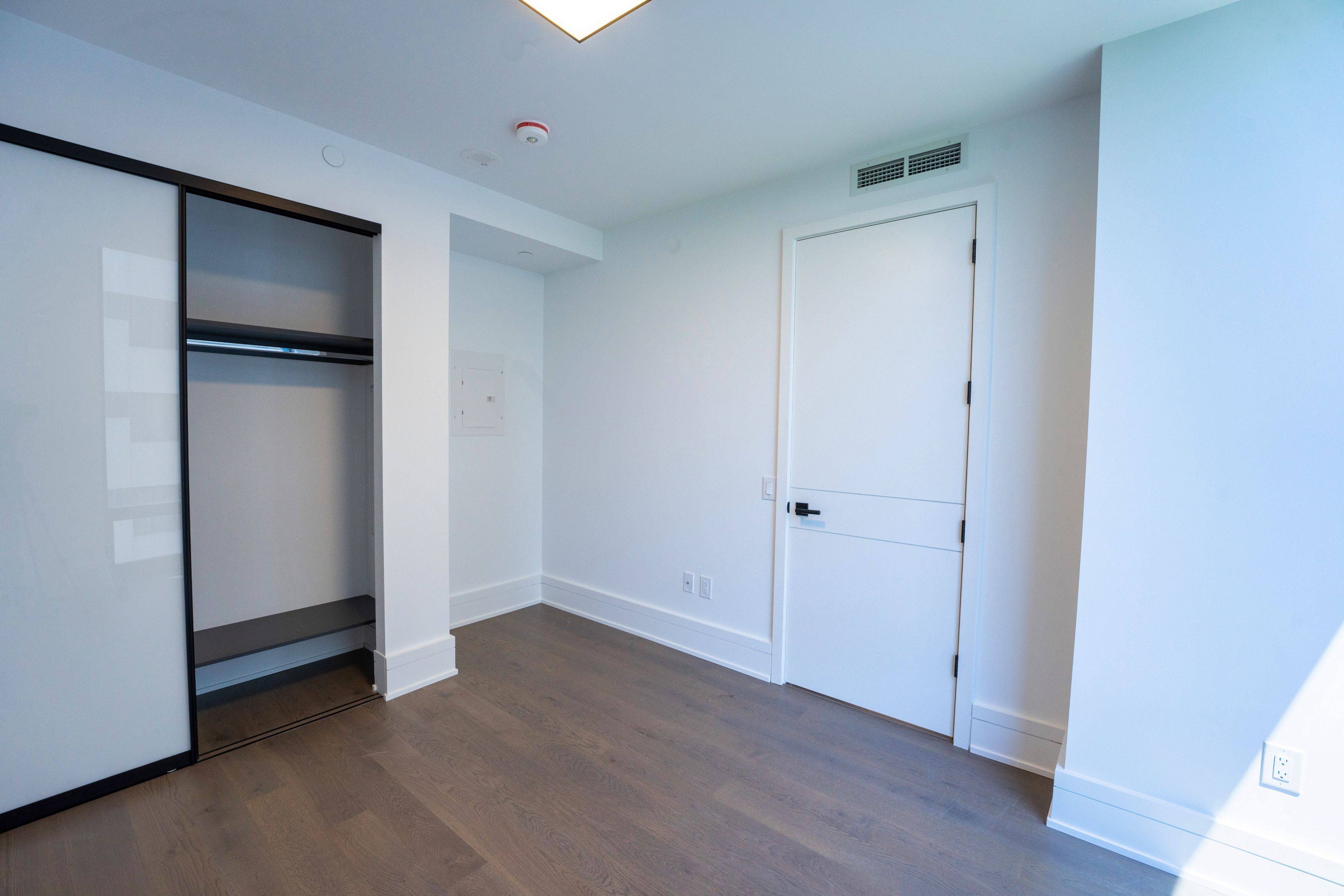 Toronto C03, ON M4V 1W7,215 Lonsdale RD #1108