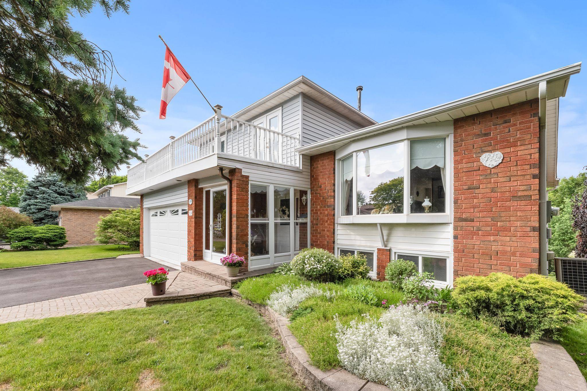 Whitby, ON L1P 1C9,104 Frost DR