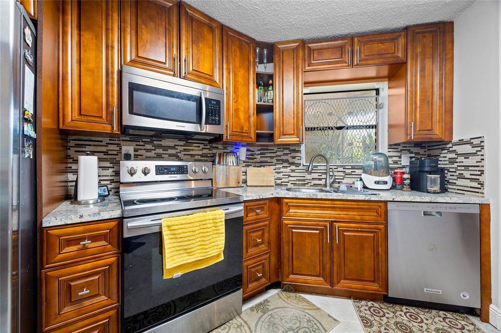 Plantation, FL 33317,Address not disclosed