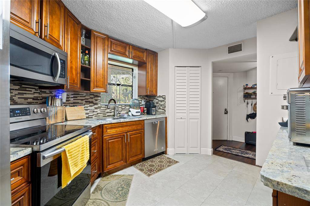 Plantation, FL 33317,Address not disclosed