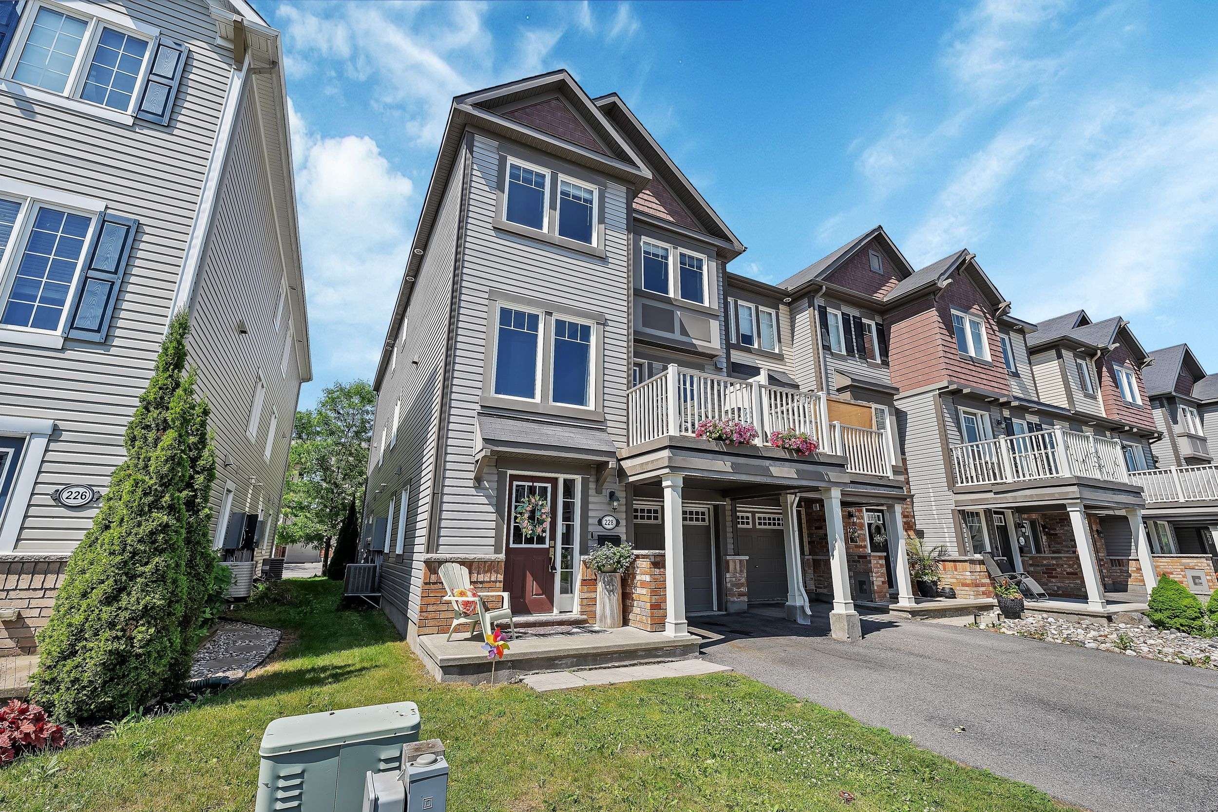 Stittsville - Munster - Richmond, ON K2S 0N8,228 Cayman RD