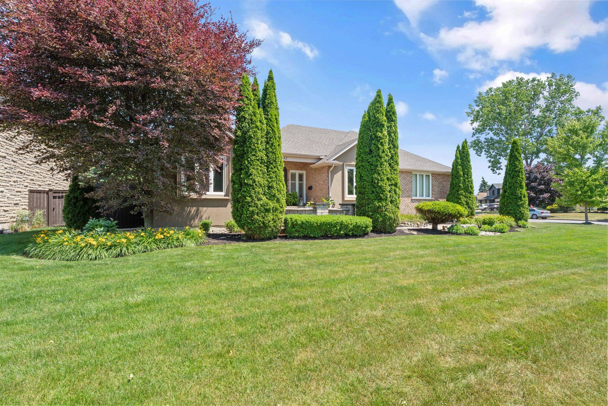 Niagara Falls, ON L2H 2Y8,8152 Westminster DR