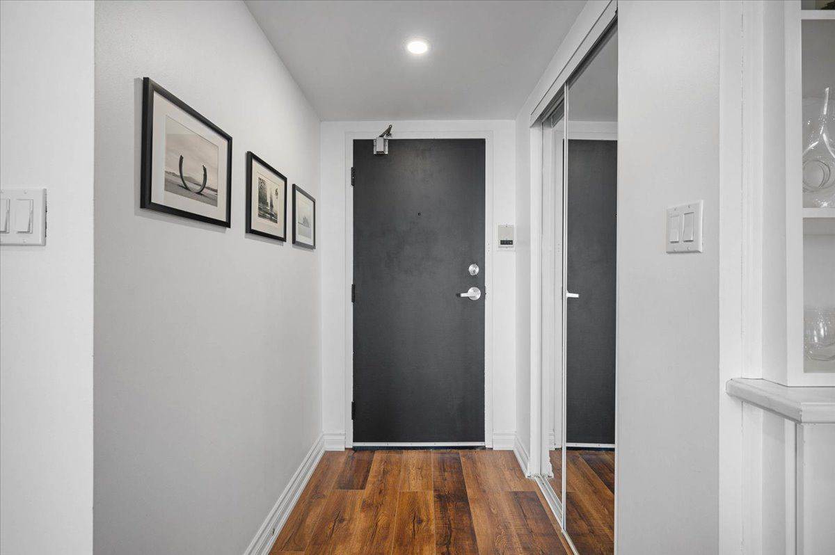 Kitchener, ON N2H 6P2,260 Sheldon AVE N #809