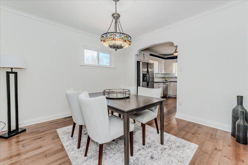 Kitchener, ON N2G 3N8,61 Stirling AVE S