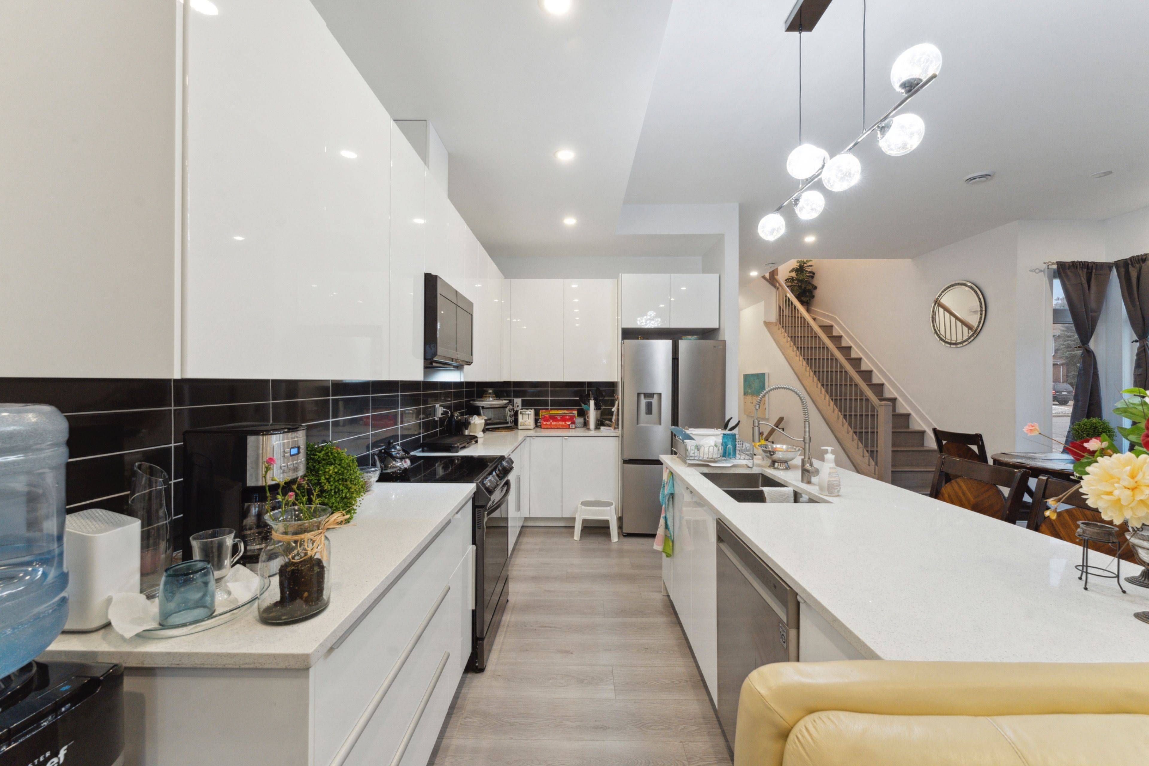Vanier And Kingsview Park, ON K1L 6Z5,133 duford ST #A