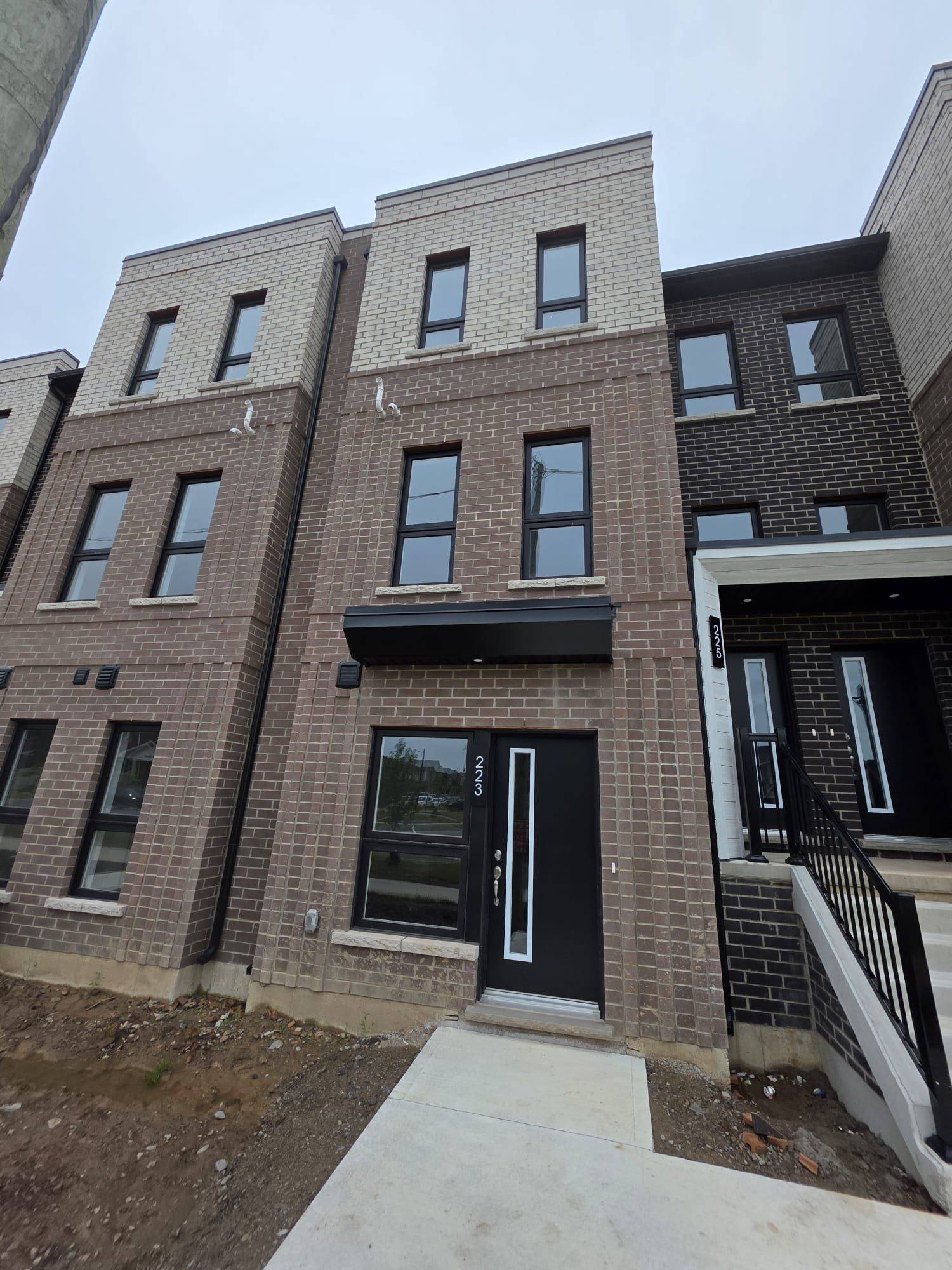 223 Burke ST, Hamilton, ON L8B 2A9