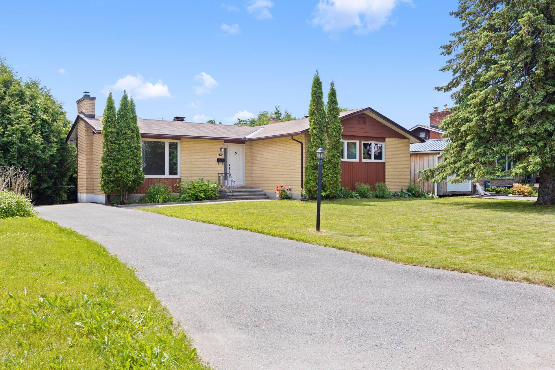38 Largo CRES, Meadowlands - Crestview And Area, ON K2G 3C7