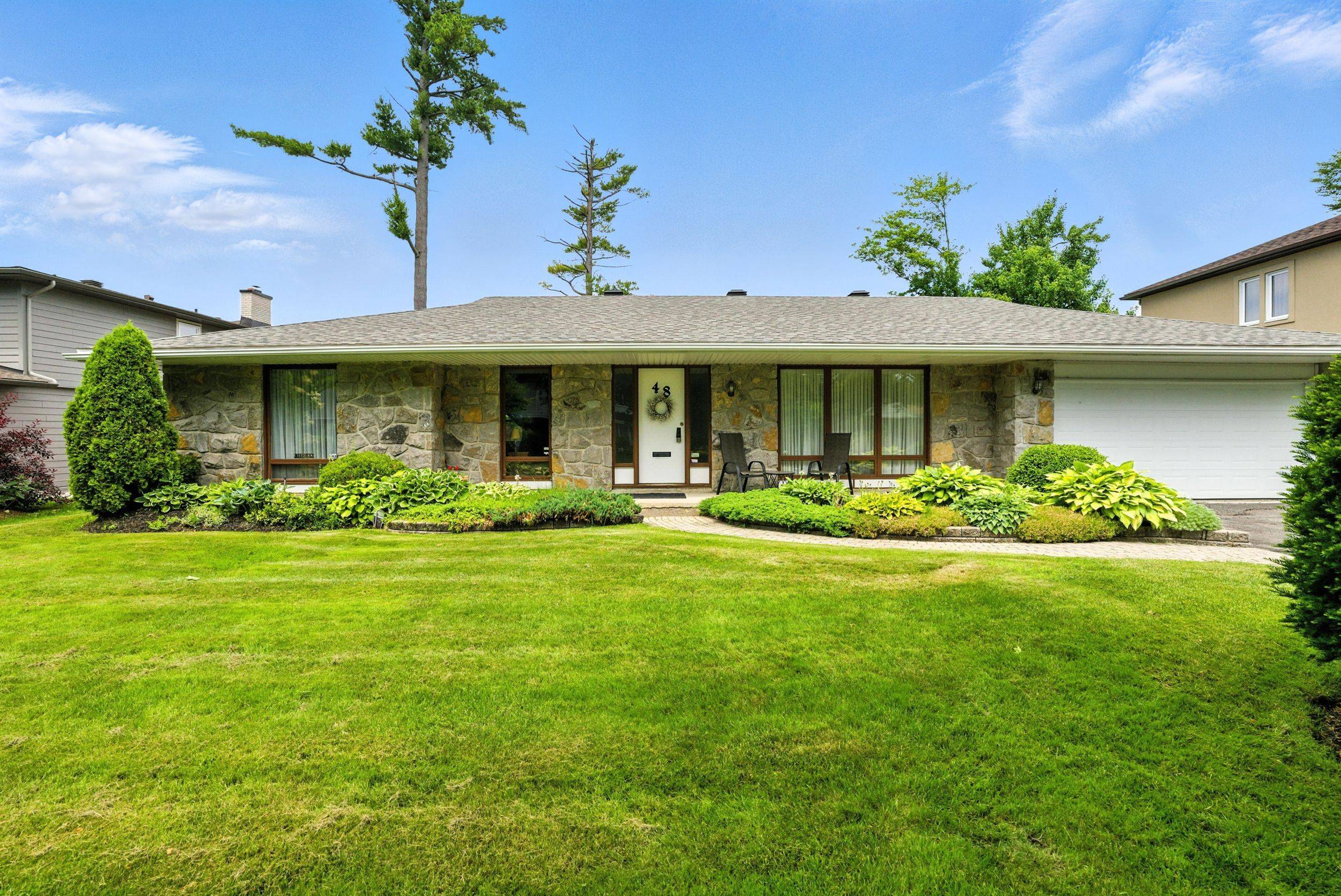 48 Parkland CRES, South Of Baseline To Knoxdale, ON K2H 7W5