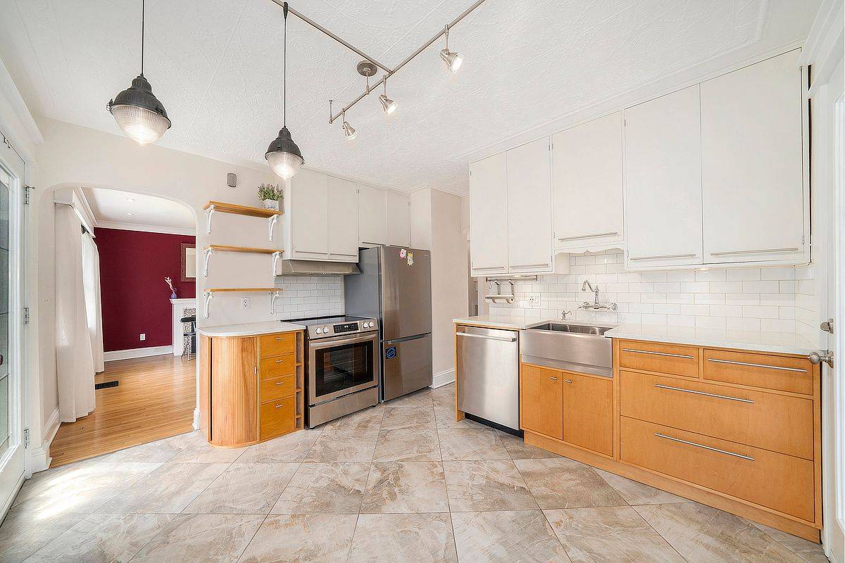 Alta Vista And Area, ON K1H 7P9,1245 Randall AVE