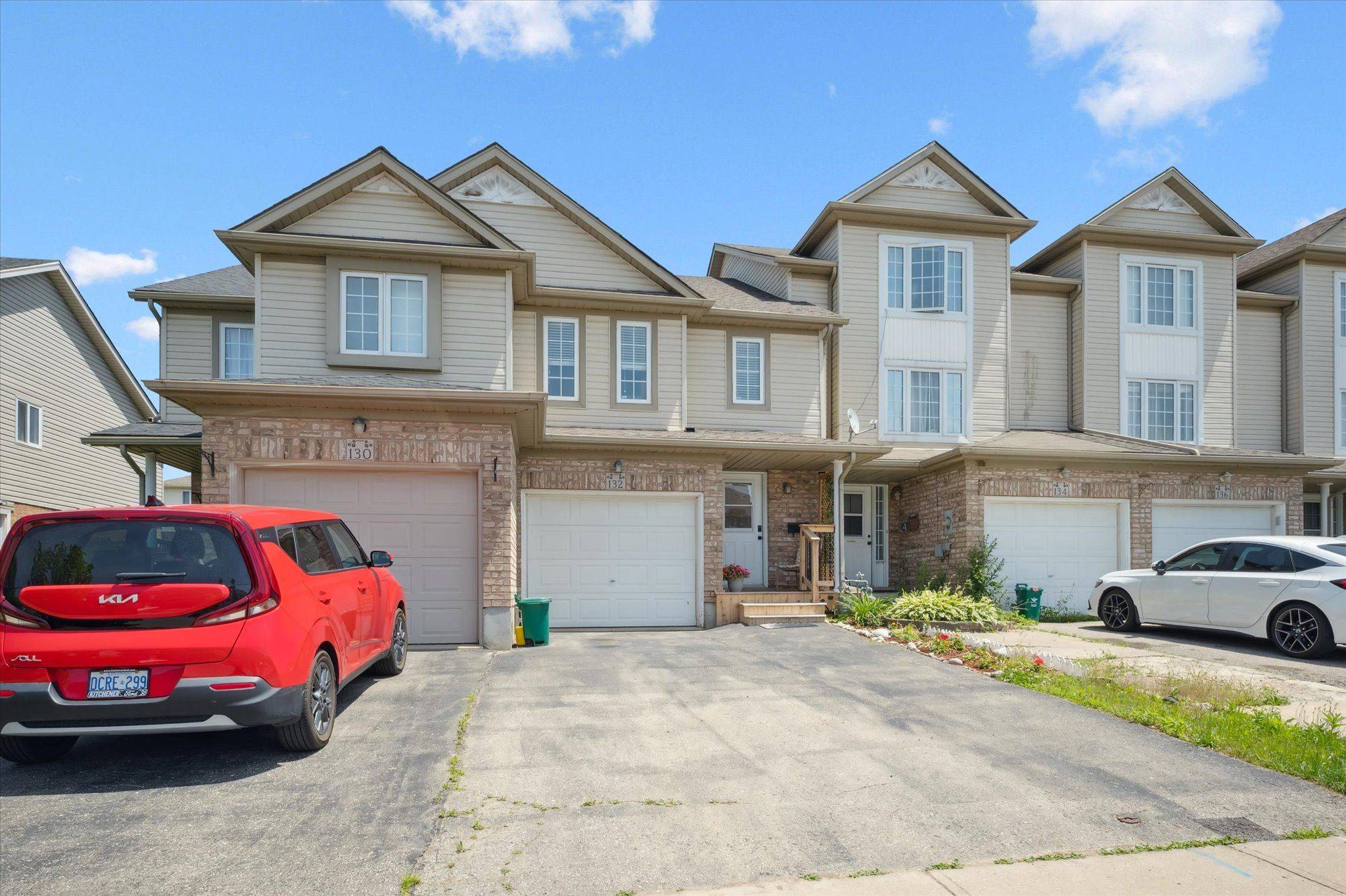 Kitchener, ON N2E 4C8,132 Donnenwerth DR