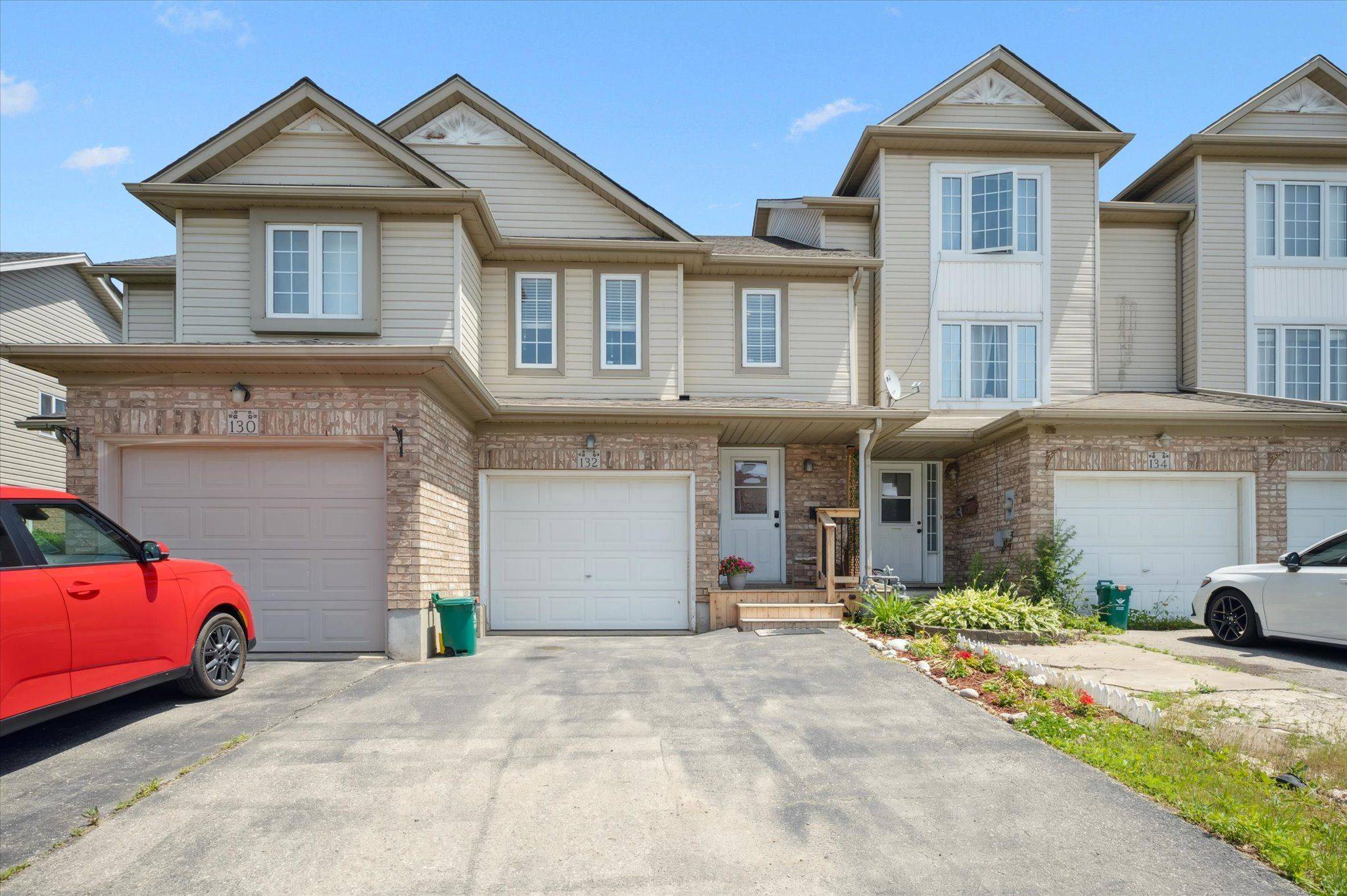 Kitchener, ON N2E 4C8,132 Donnenwerth DR