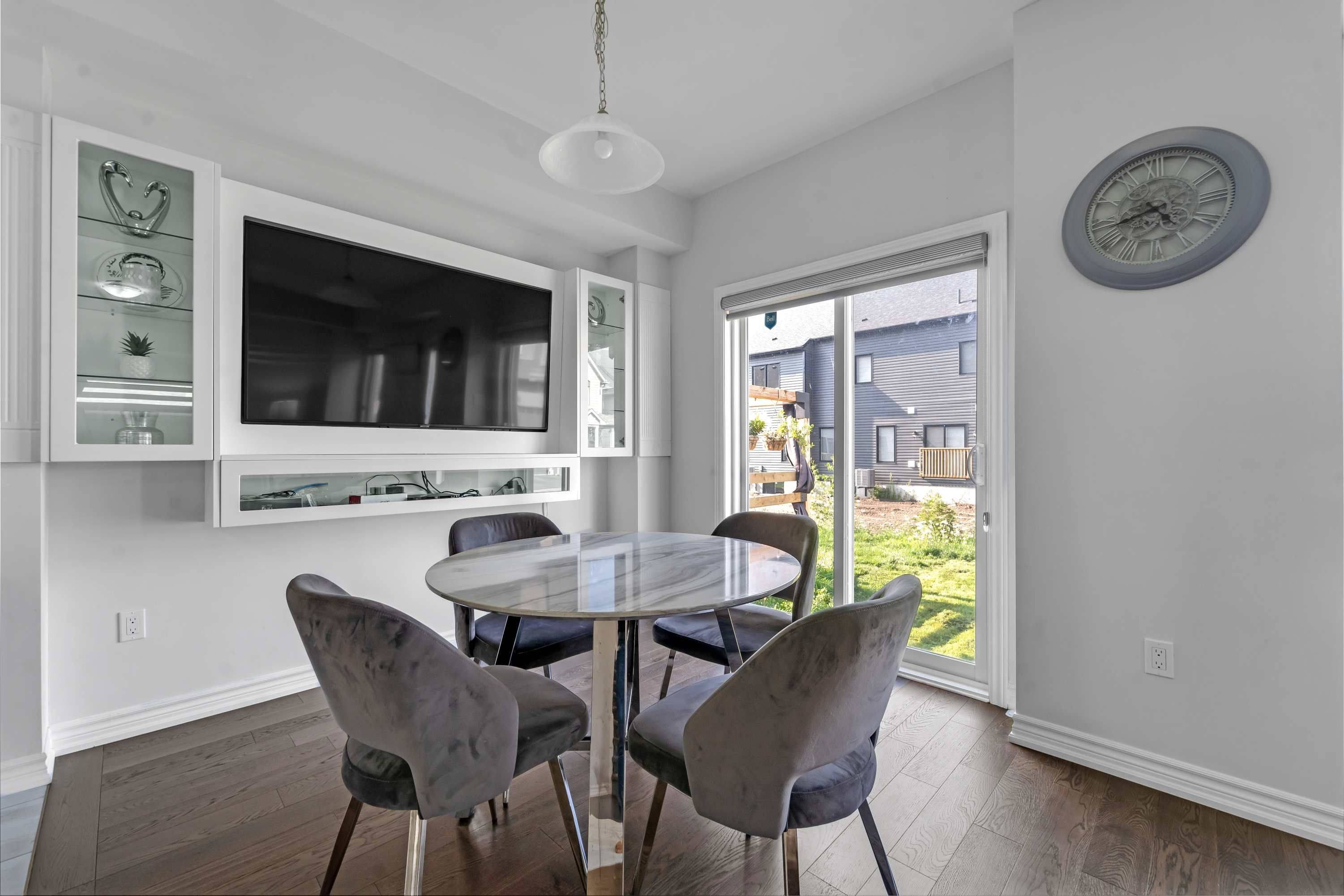 Blue Mountains, ON N0H 1J0,119 Addison ST