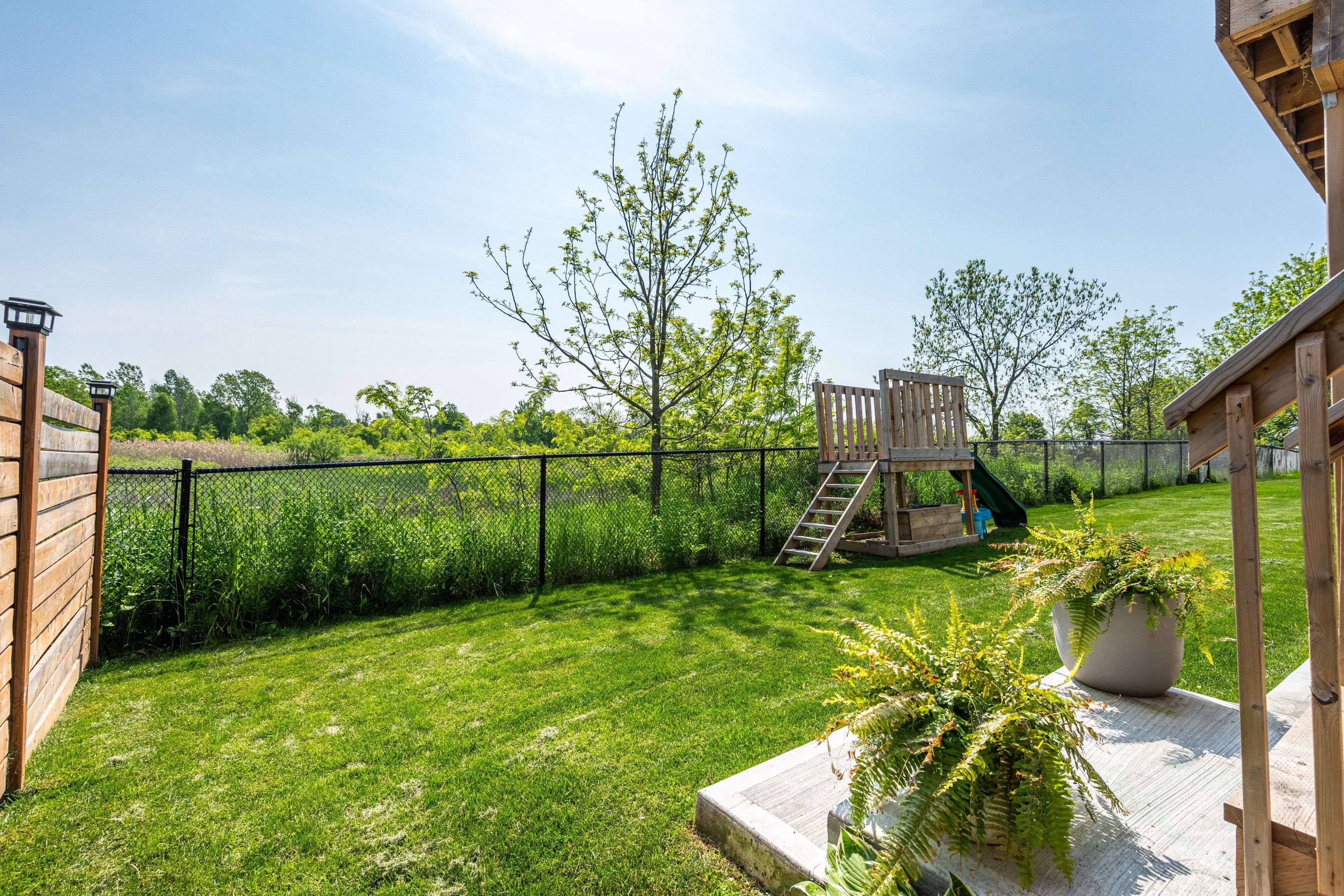 Kingston, ON K7M 0C9,244 Mill Pond PL