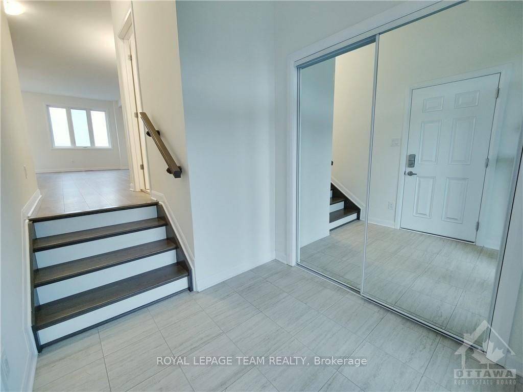 Kanata, ON K2S 1B9,1003 Speedvale CT