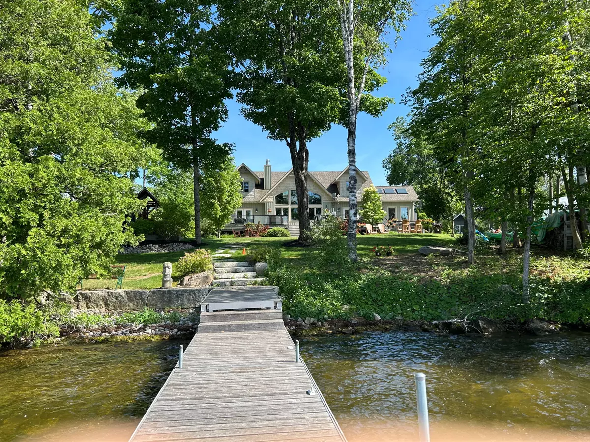 Selwyn, ON K0L 2H0,1864 Willan RD