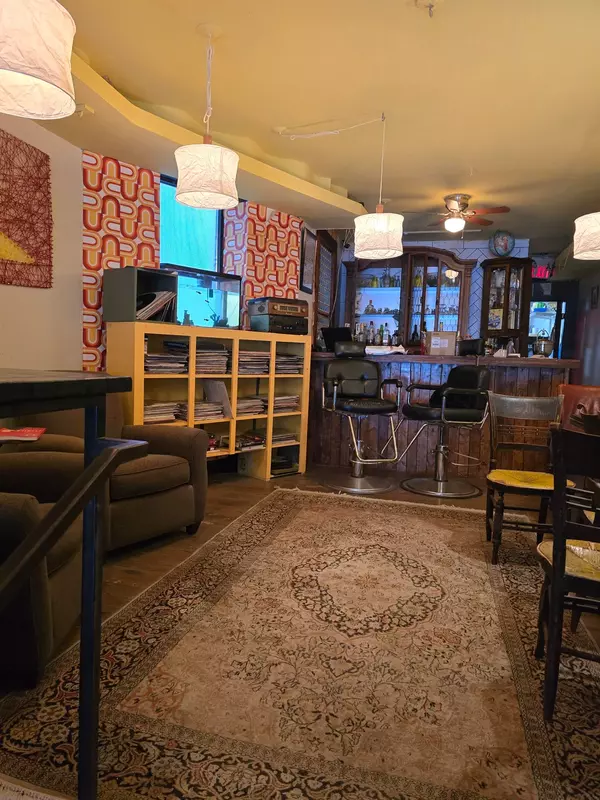 Toronto C01, ON M6H 1B6,1144 College ST