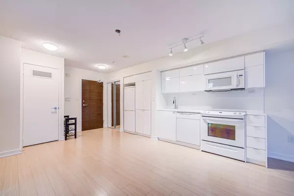 Toronto C01, ON M5V 4B2,151 Dan Leckie WAY #736