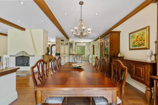 King, ON L7B 1K8,30 Kingswood DR
