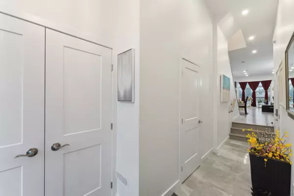 Vanier And Kingsview Park, ON K1L 6Z5,133 duford ST #A