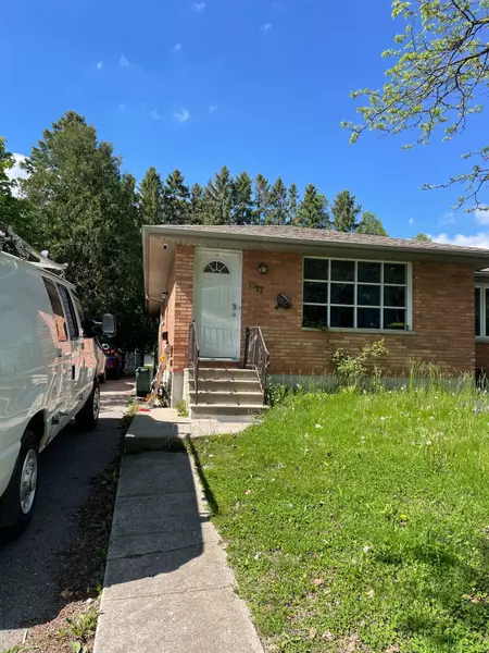 1217 Victoria DR #Lower, London East, ON N5Y 4E3