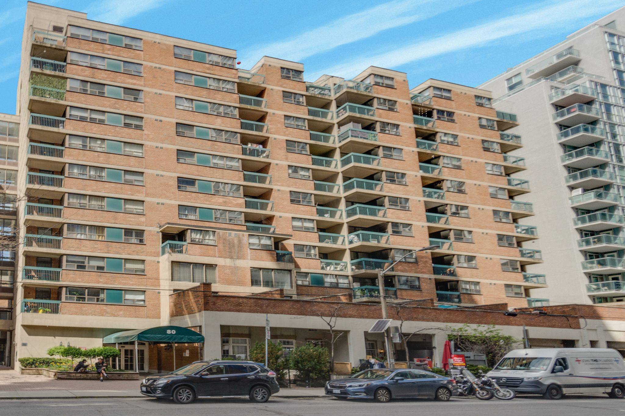Toronto C01, ON M5T 2X6,80 Saint Patrick ST #820