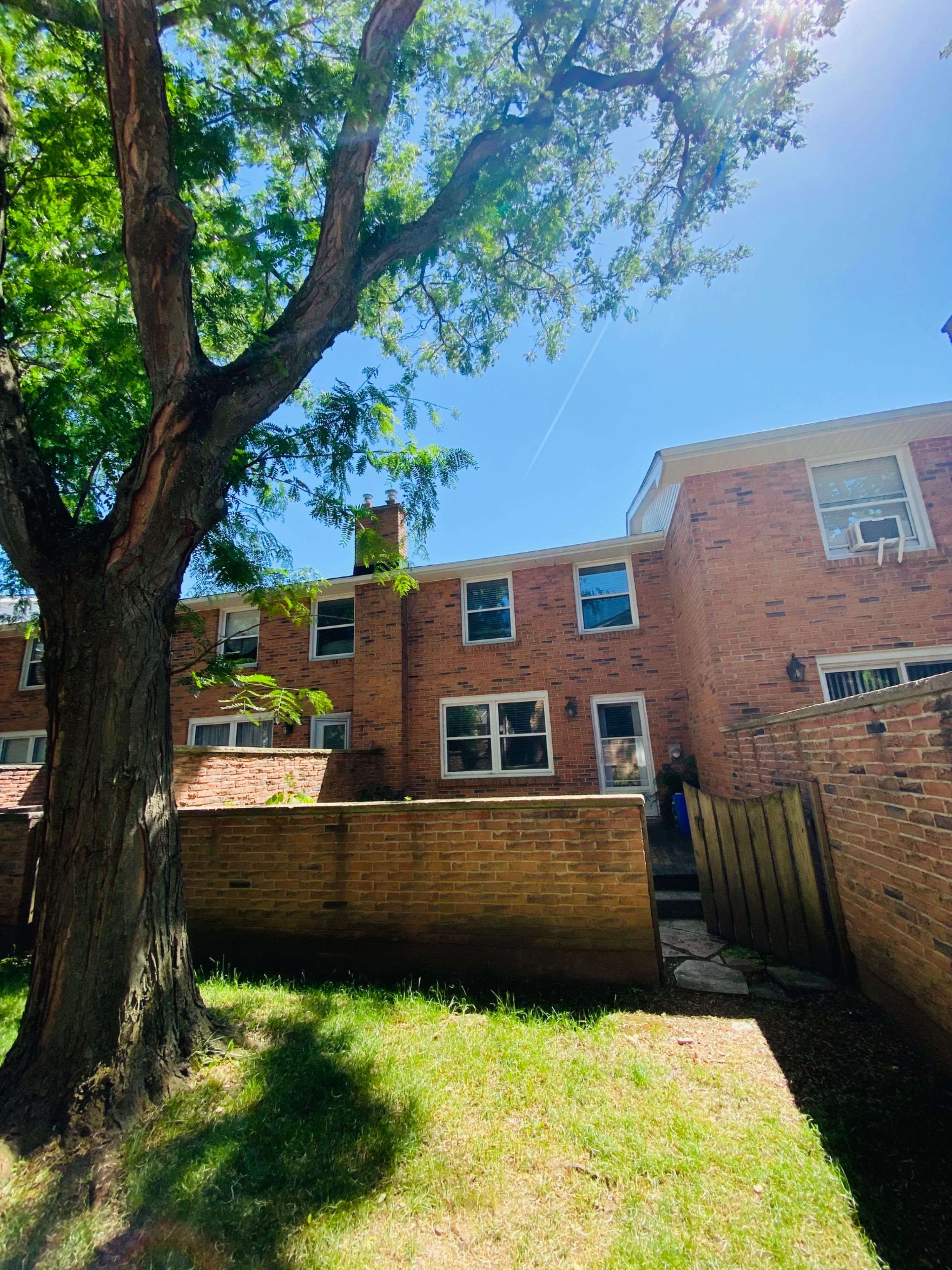 London South, ON N6K 1E2,1385 Commissioners RD W #98