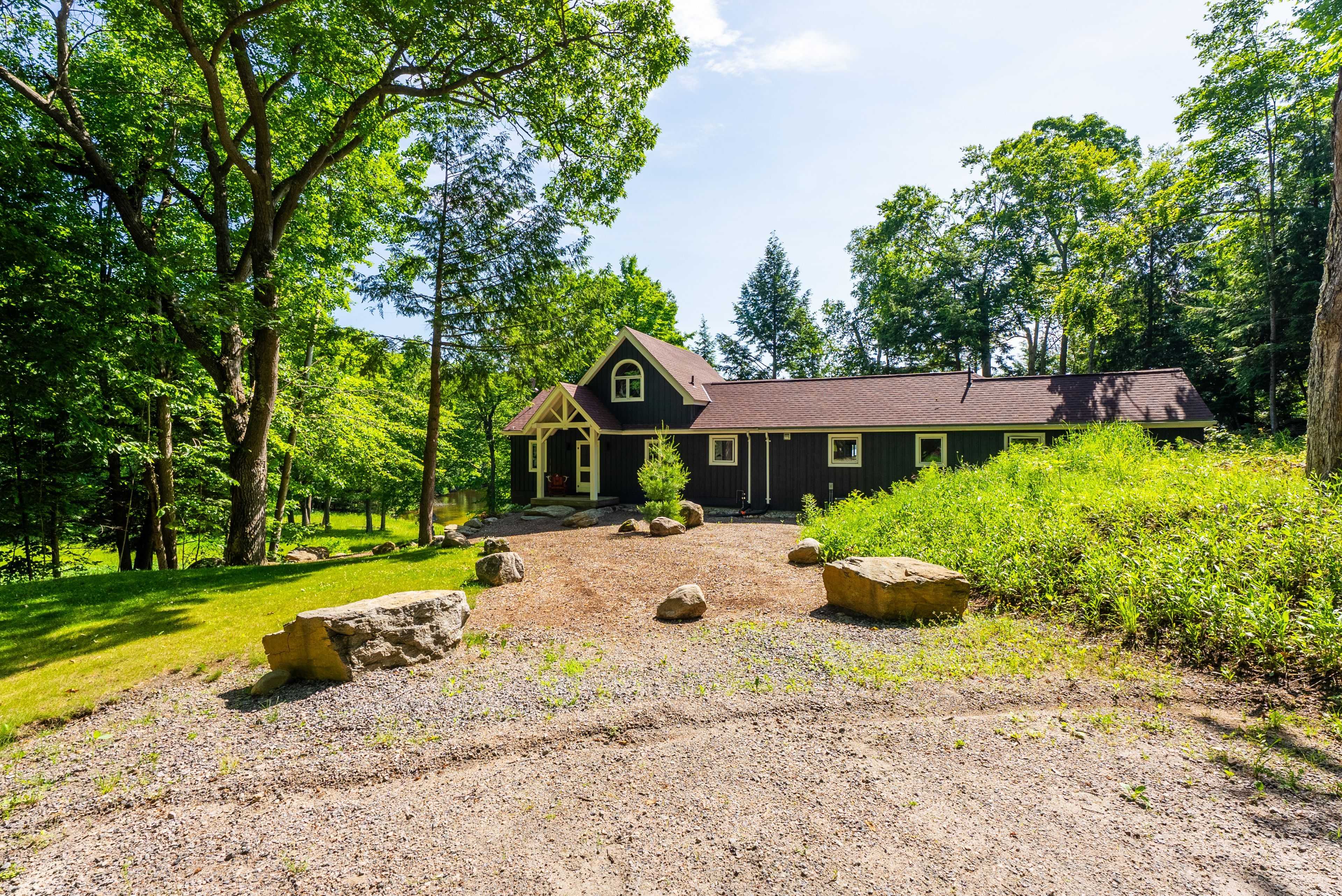 Seguin, ON P0C 1J0,37 Farm Sandy Bay DR