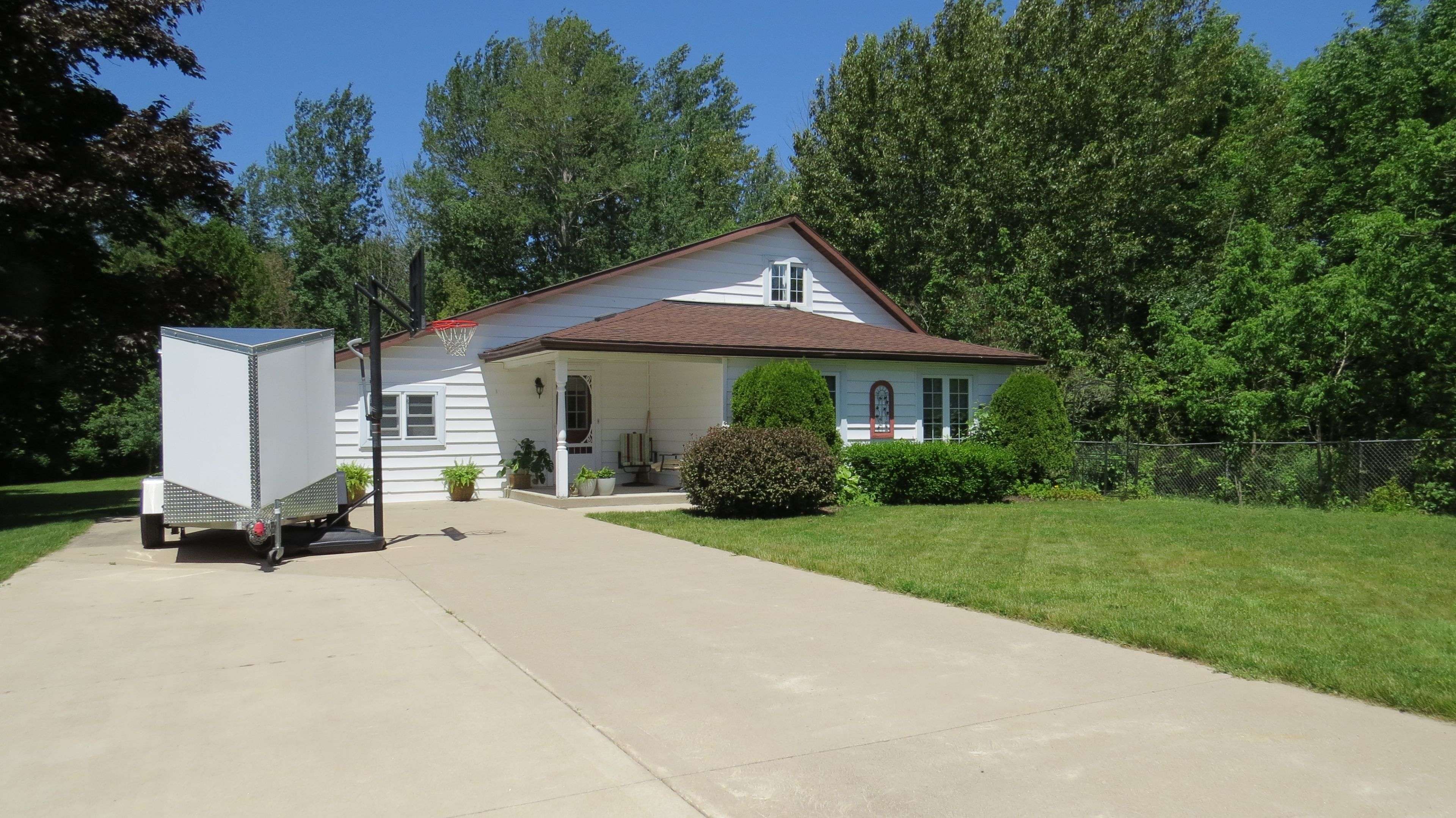 Saugeen Shores, ON N0H 2L0,164 EDWARD ST