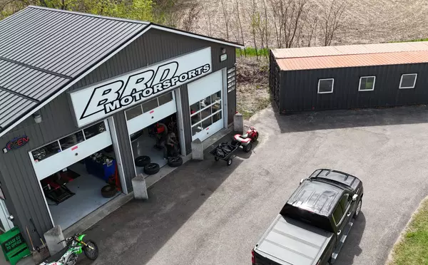 8806 12 HWY, Oro-medonte, ON L3V 0K1