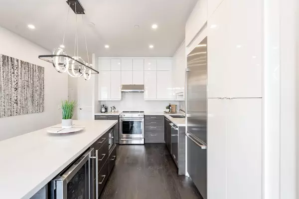 Orillia, ON L3V 8K4,90 Orchard Point RD #604