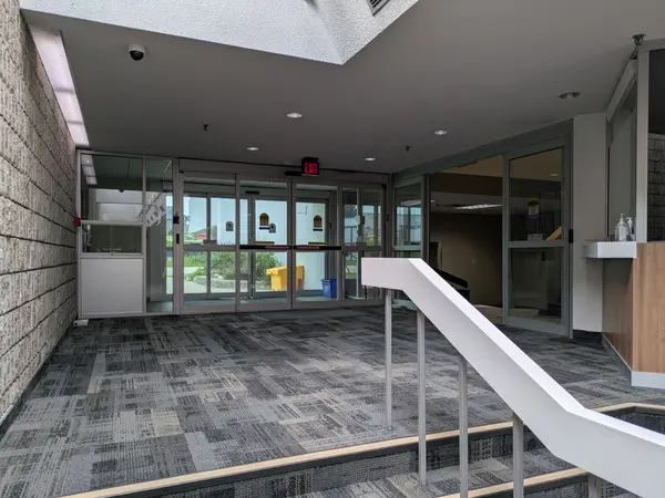 Barrie, ON L4N 8X9,279 Bayview DR #H-1