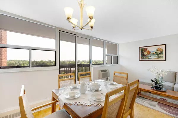 Mississauga, ON L5L 2E9,3501 Glen Erin DR #905