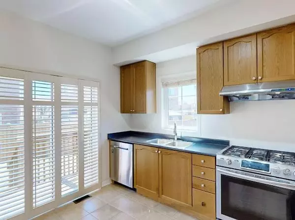 Brampton, ON L6X 0S6,59 Commodore DR