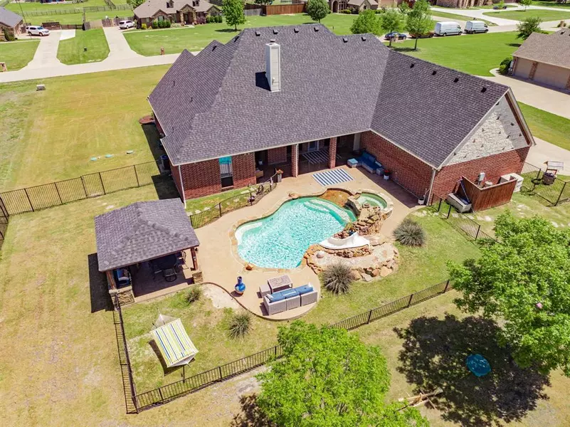 12176 Livingston Way, Talty, TX 75126