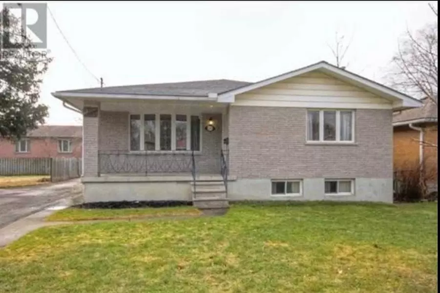 1595 BORDEN ST, London East, ON N5W 2P9