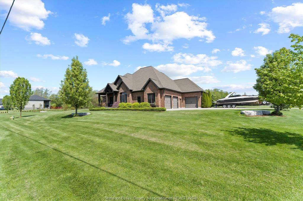 Amherstburg, ON N9V 2Y8,36 Willow Beach Road
