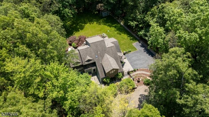 Hampton Twp., NJ 07860,16 Forest Dr