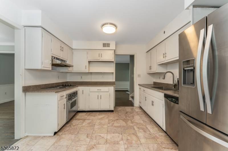 Bridgewater Twp., NJ 08807,1052 Tall Oaks Dr