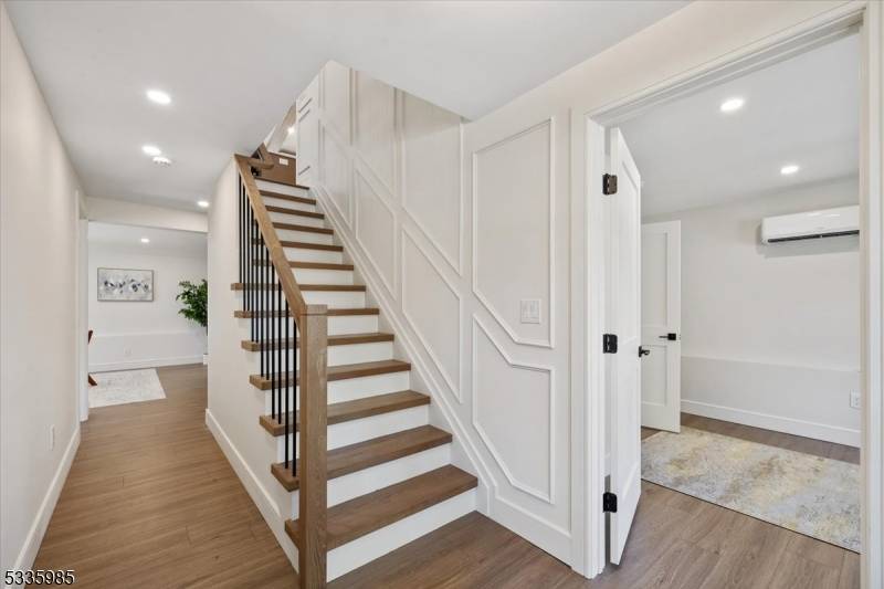 Ridgewood Village, NJ 07450,505 Darby Ct