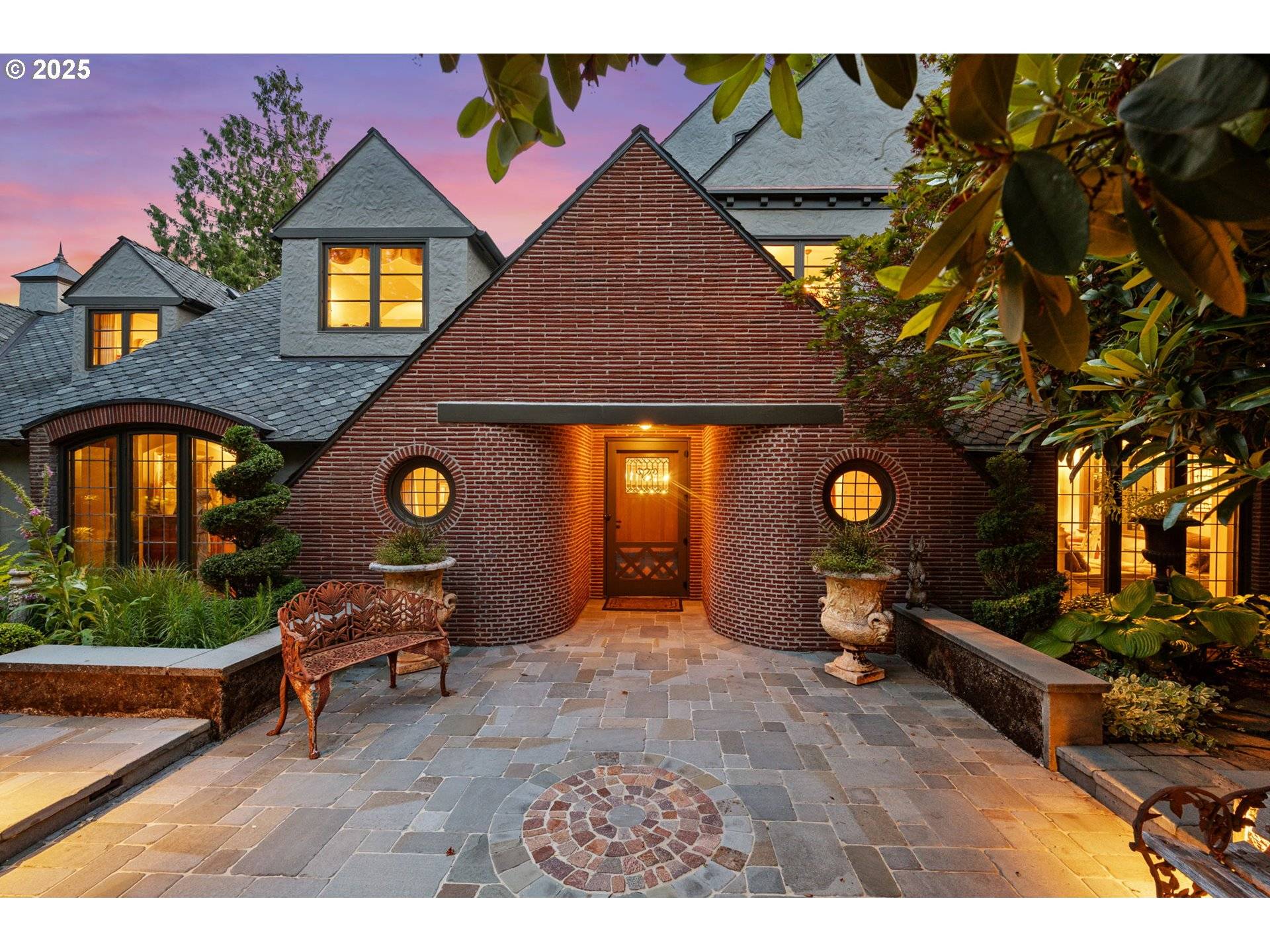 Portland, OR 97221,4470 SW GREENLEAF DR