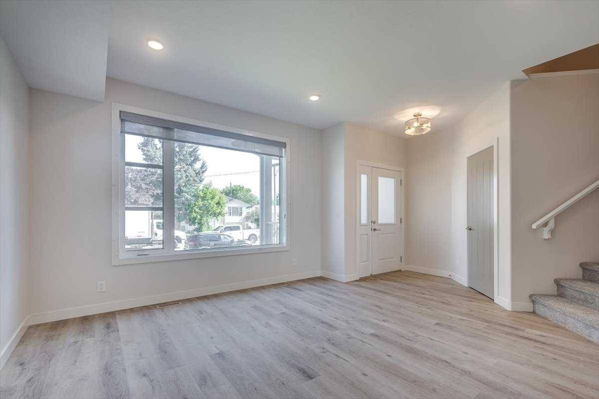 Red Deer, AB T4N 1N4,3729 47 ST #B
