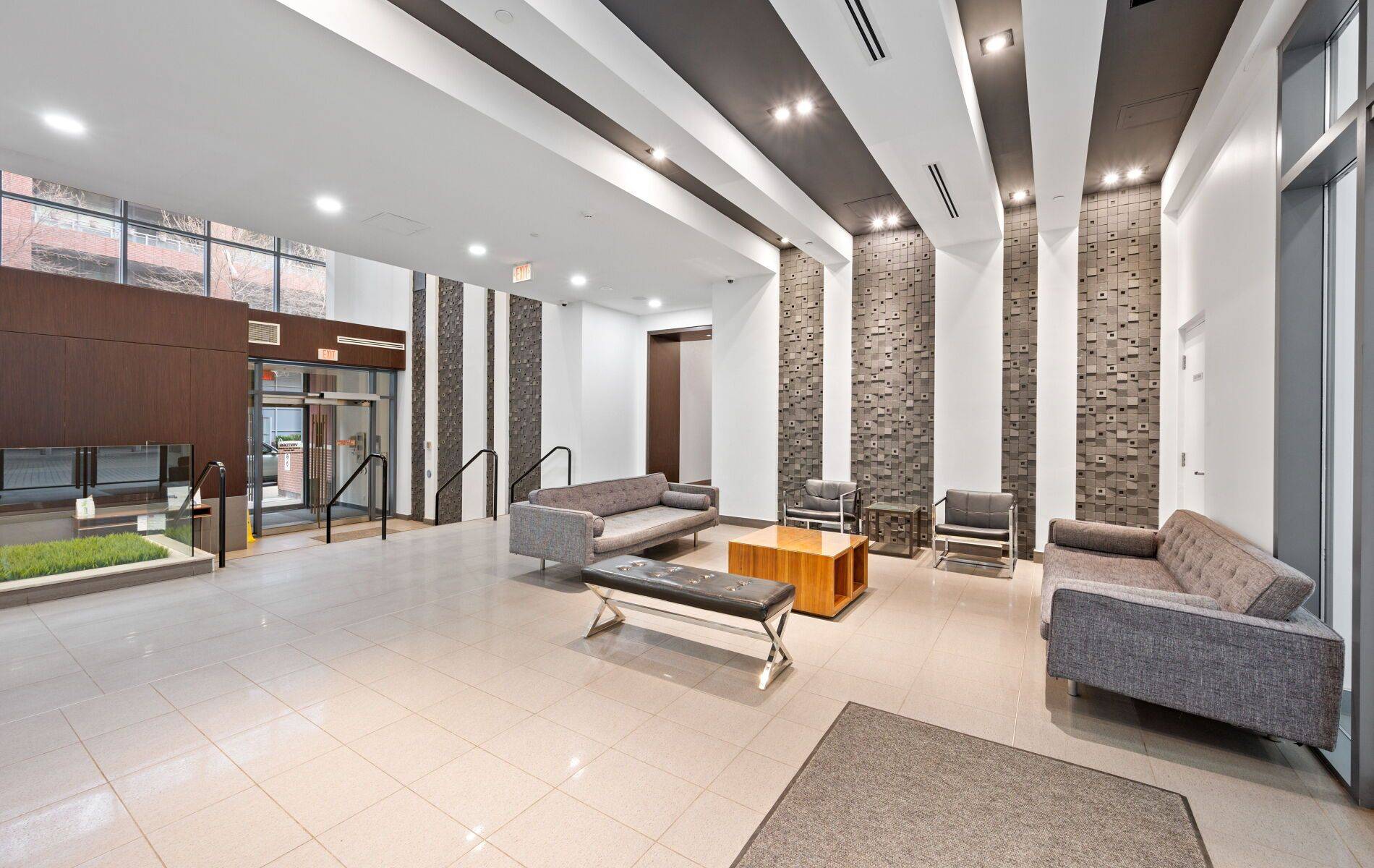 Toronto C01, ON M5V 0G8,20 Bruyeres Mews #315