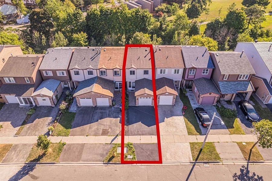18 Tambrook DR, Toronto E05, ON M1W 3L9