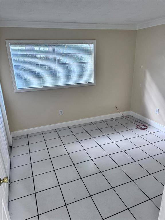 North Miami, FL 33161,[StreetName,UnitNumber,StreetNumber,StreetDirPrefix]