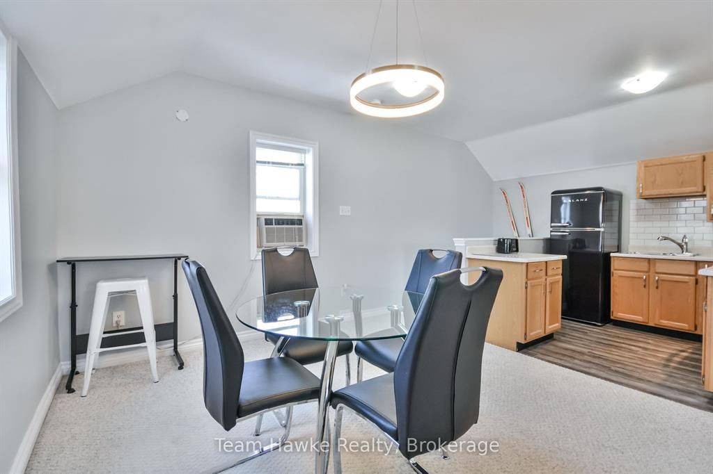 Midland, ON L4R 2T7,183 Lindsay ST